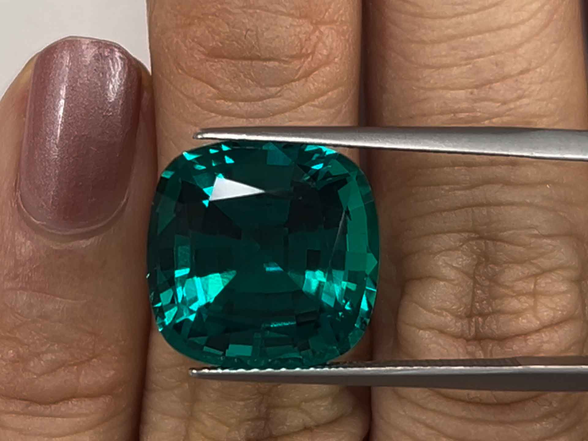 DIAMONDLITE - Lab Grown emeralds